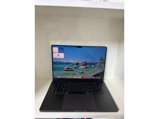 MacBook Pro 16” 2024