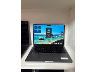 MacBook Pro 14” 2021 — M1 Pro | 32GB RAM | 1TB SSD