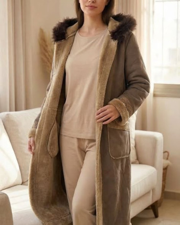 sable-coat-goosedown-coat-and-sleepwear-big-4