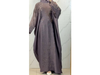 عباية فراشة فاخرة بتصميم انسيابي وأنيق