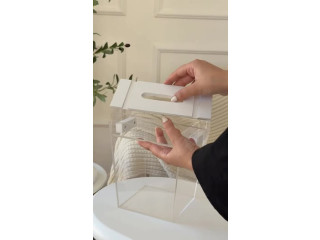 سطل مع بكيت محارم