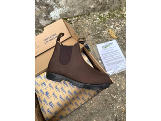 boots Blundstone بتصميم عصري وتفاصيل قوية - متوفر بألوان متعددة