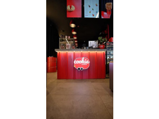 توريد وتجهيز أسطح البورسلان لمحل Cookie Container