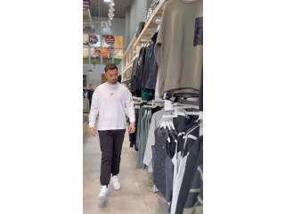 إطلالة تجمع بين الأداء العالي والتصميم الرياضي من ريبوك.