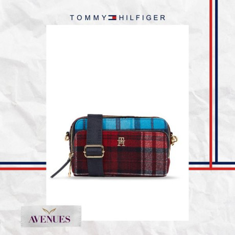 tshkyl-hkayb-mmyz-mn-tommy-hilfiger-tgdonha-fy-avenues-big-1