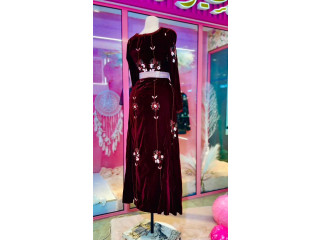 قفطاااان ملكي بامتيااااااز باللون البرغندي