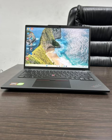 lenovo-thinkpad-p14s-gen-6-mobile-workstation-big-4