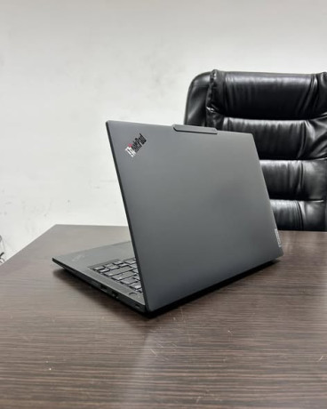 lenovo-thinkpad-p14s-gen-6-mobile-workstation-big-0