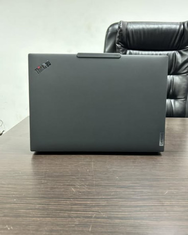 lenovo-thinkpad-p14s-gen-6-mobile-workstation-big-1