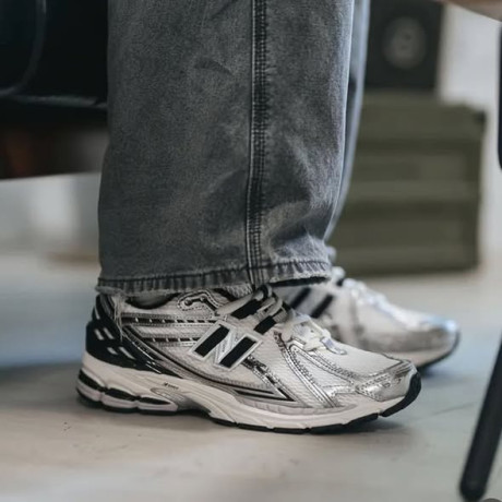 gold-star-shoes-big-3