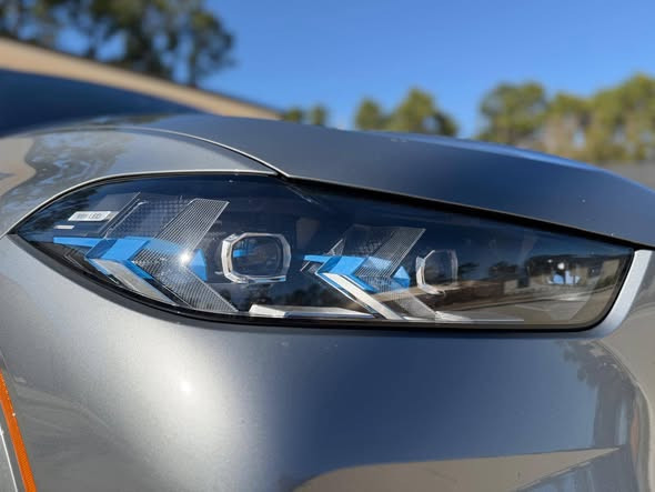 bmw-x5-x-draive-50-e-big-3