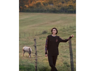 بجامة باللون الاسود