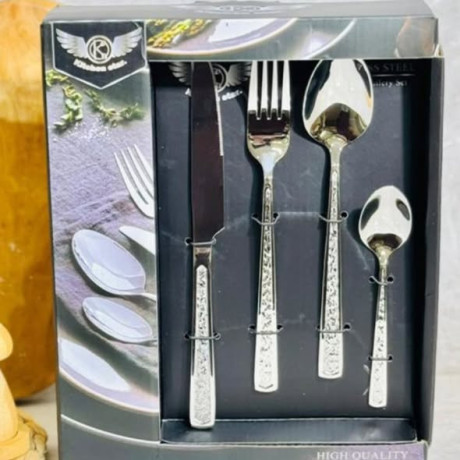 tkm-maaalk-bnksh-mhgr-maa-kht-thhby-big-0