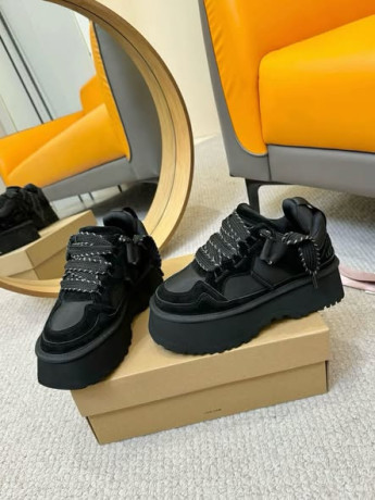 gold-star-shoes-big-1