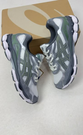 gold-star-shoes-big-2