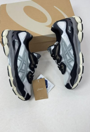 gold-star-shoes-big-0