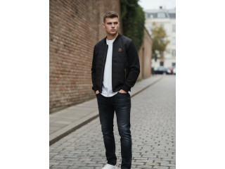 جاكيت من ماركة بولو الأمريكية