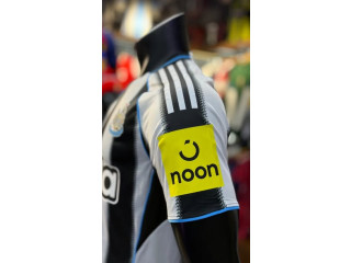 تيشرت نيوكاسل بنسخة اللاعبين 2025/26