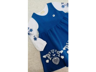 فستان راقي باللون الكحلي