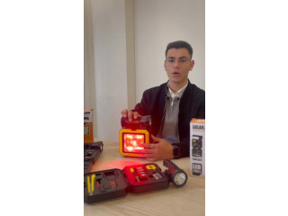 كشاف الطاقة الشمسية مع عدة