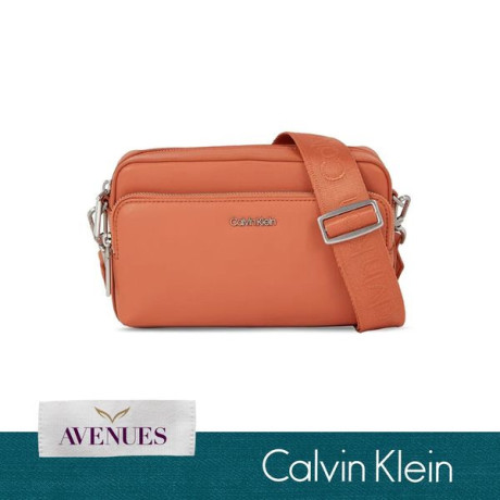 tshkyl-hkayb-calvin-klein-almmyz-big-3