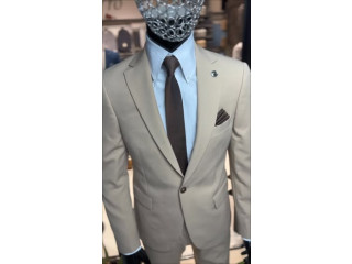 عالم كامل من البدلات الرسمية