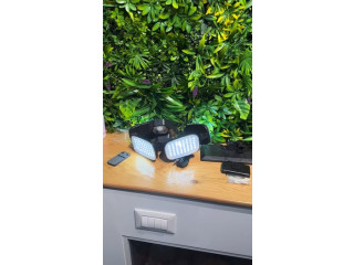 كشاف طاقة شمسية 4في1