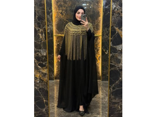 عباية ملكية سوداء بتفاصيل ذهبية