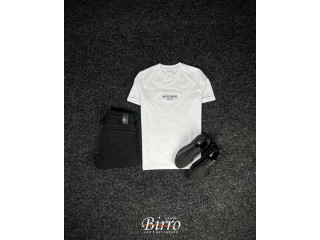 CINITLOSIATLED 220 e UNITE UNITEDSTATES