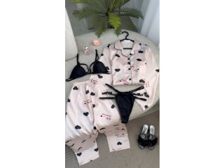 بيجامة حرير