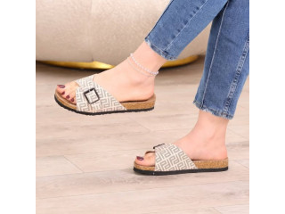 نيو كوليكشن من الأحذية