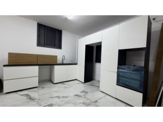 مطبخ مع شايش كيسار حوض اسناتلس كبير