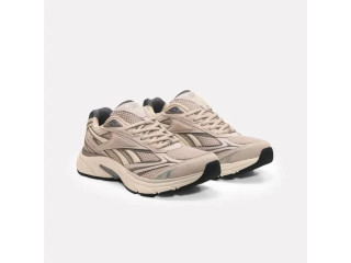 حذاء ريبوك الرياضي