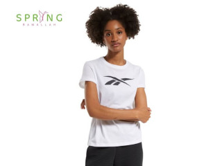 تشكيلة متنوّعة من الملابس الرياضة الصيفية