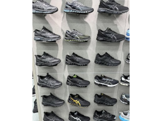 ترند الاسيكس الأصلي الازرق وألوانه فقط لدى القذيفي