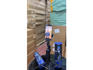 عصا سيلفي + حامل ثلاثي مع تتبع ذكي (AI Tracking)