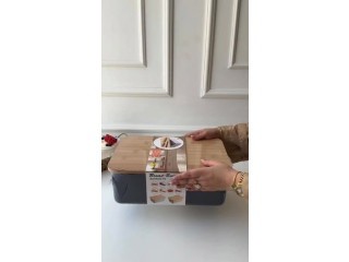 صندوق خبز اكرلك مع سكريات