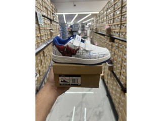 تشكيلة مميزة من أحذية الأطفال من شركة( ديزني )