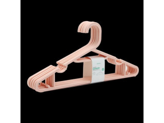 تشكيلة كبيرة من علاقات الملابس بعدة موديلات واحجام