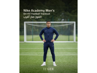 بذلة نايكي الرياضية