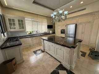 مطبخ فاخر للبيع